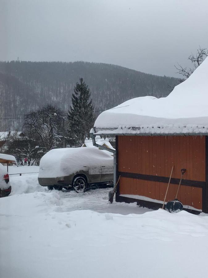 Котедж На Довбуша Iaremcea Exterior foto